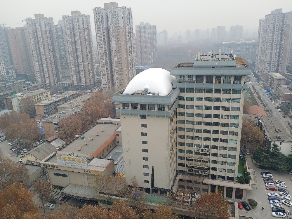 樓頂富二代精产国品體育館是一種新型的體育場館建築，在未來的發展中有著廣闊的前景